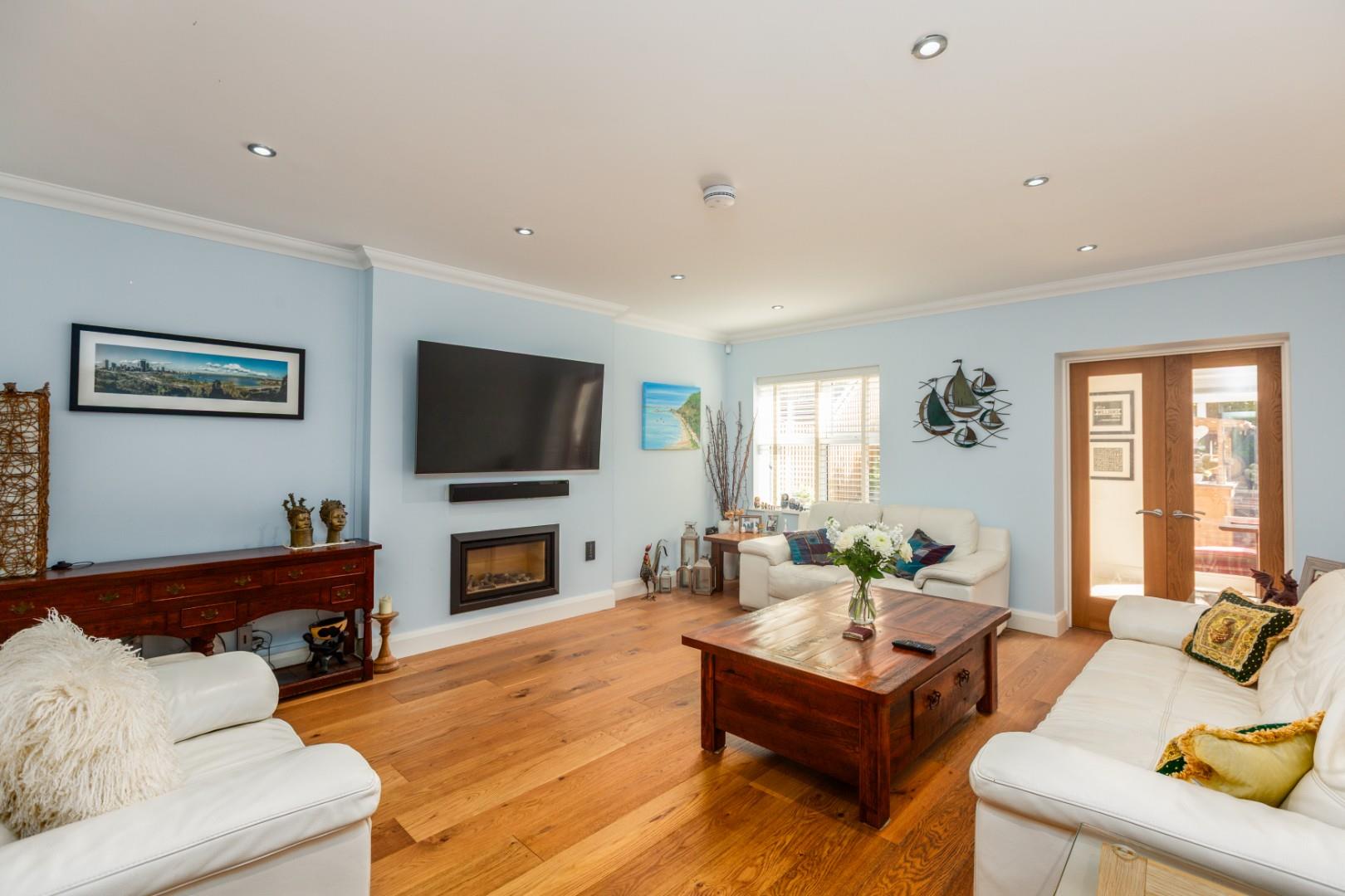 Moorland Avenue, Newton, Mumbles, SA3 4UA